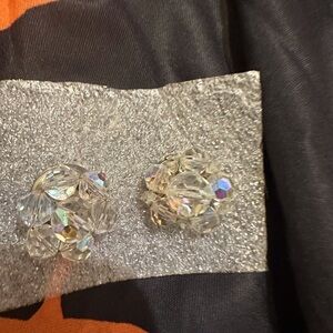 Vintage Arora borealis earrings. Clip earrings.​​